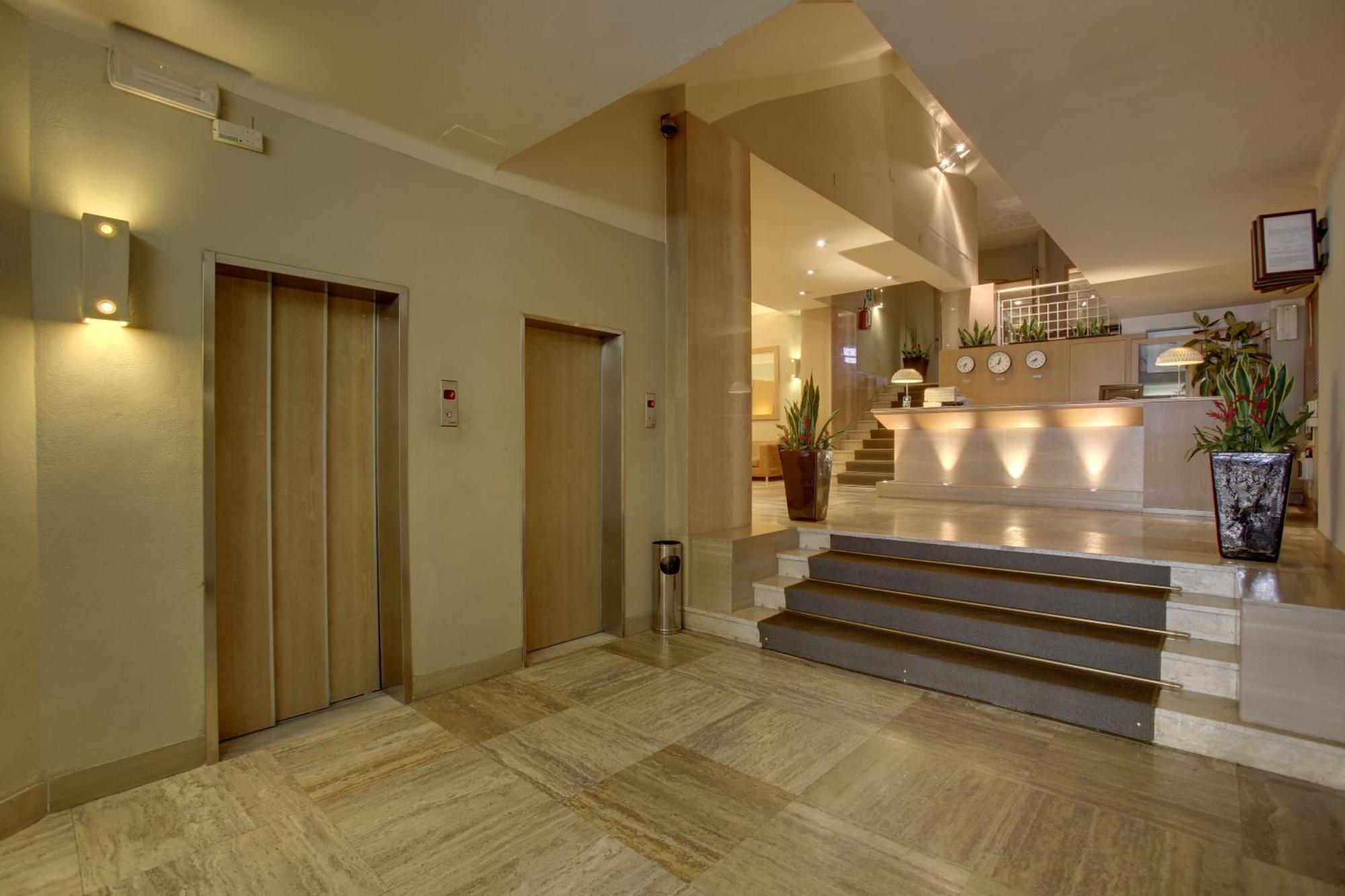 Hotel Delle Nazioni Флоренція Екстер'єр фото