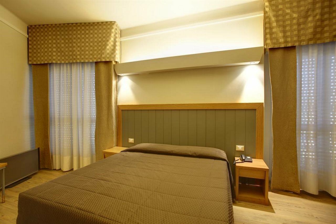 Hotel Delle Nazioni Флоренція Екстер'єр фото